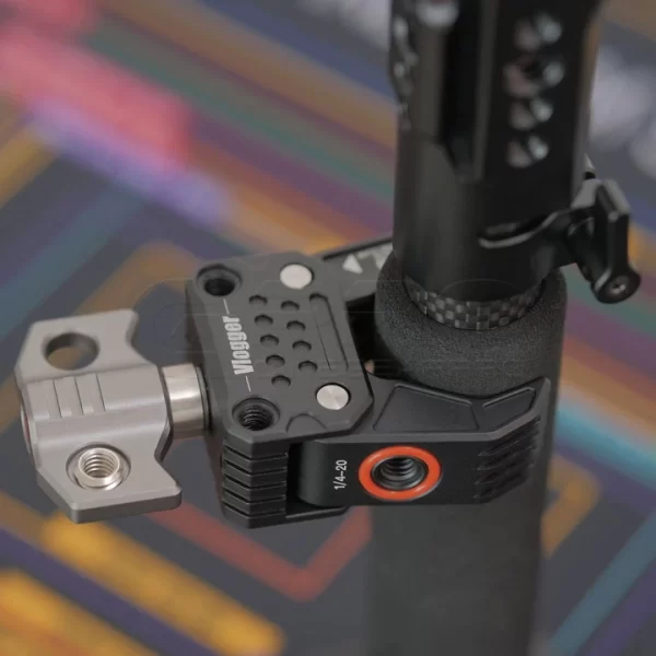 Vlogger Multi Function Crab-Shaped Clamp With Built-in 1/4 and 3/8 Threaded Holes