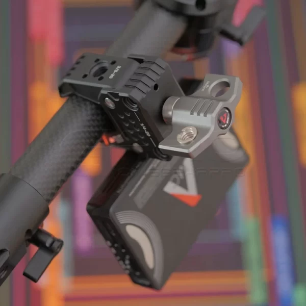 Vlogger Multi Function Crab-Shaped Clamp With Built-in 1/4 and 3/8 Threaded Holes